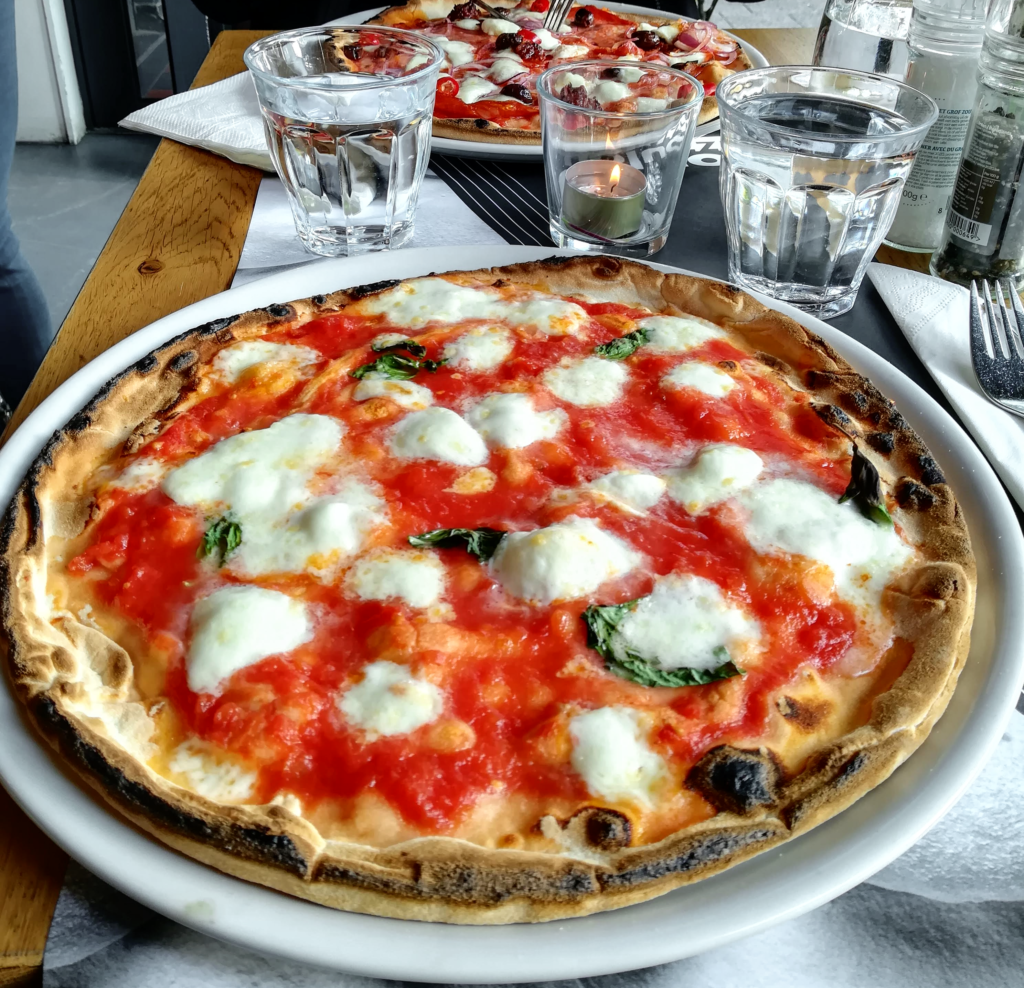 Loulou Pizzabar: Margherita and Diavola Pizza