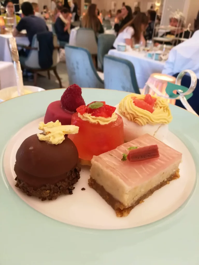 Fortnum & Mason: Afternoon tea