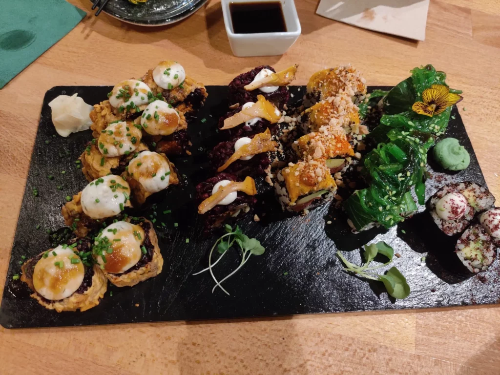 Roots & Rolls: Sushi platter